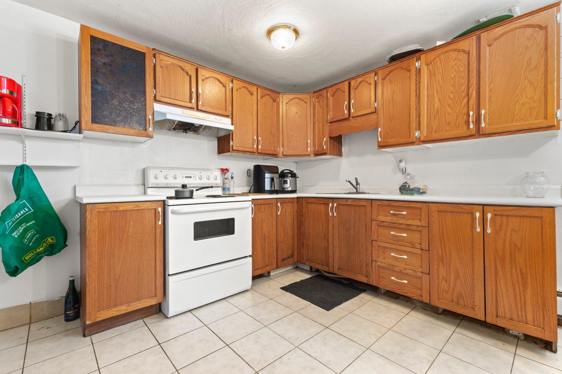 









376


Rue Jeanne-Mance

,
Gatineau (Gatineau),




QC
J8P3B8


