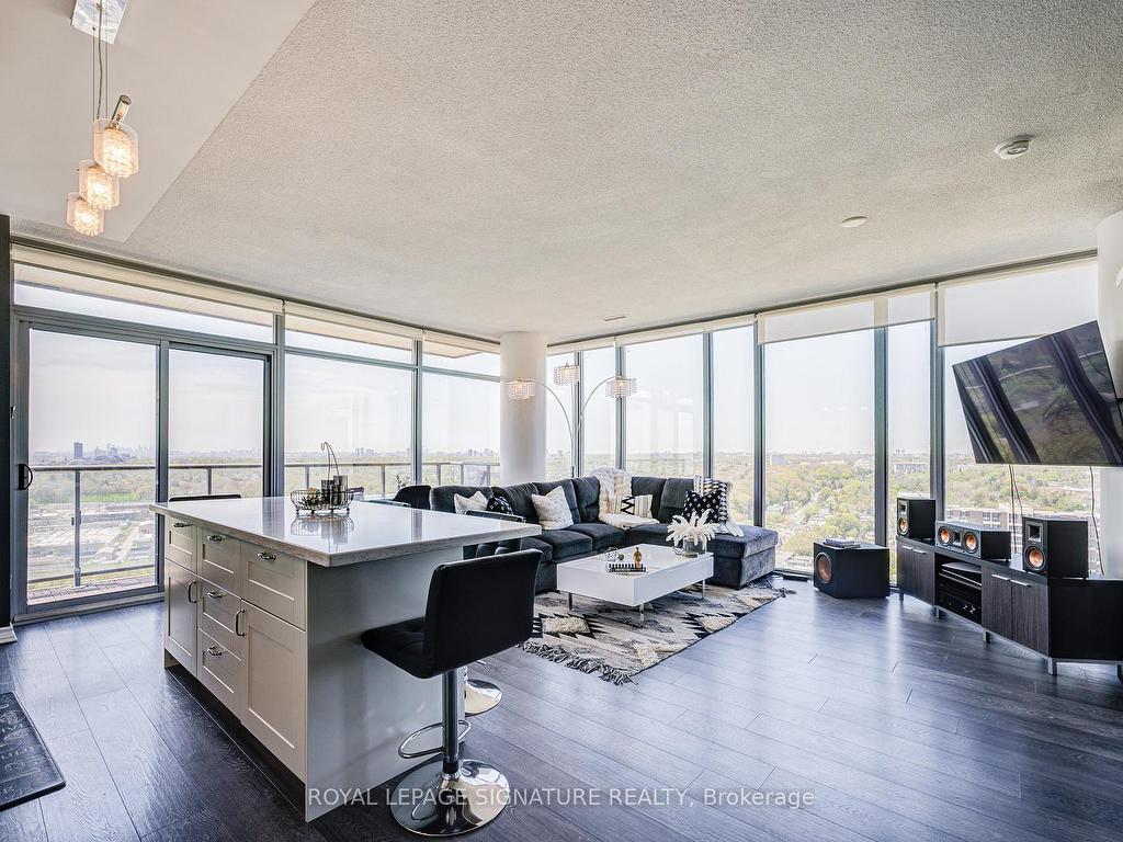 









105


The Queensway

N/A, 2710,
Toronto,




ON
M6S 5B5


