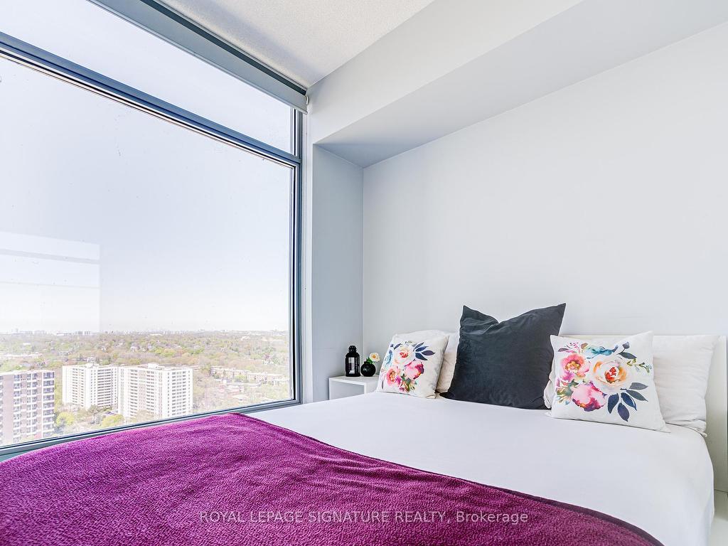 









105


The Queensway

N/A, 2710,
Toronto,




ON
M6S 5B5

