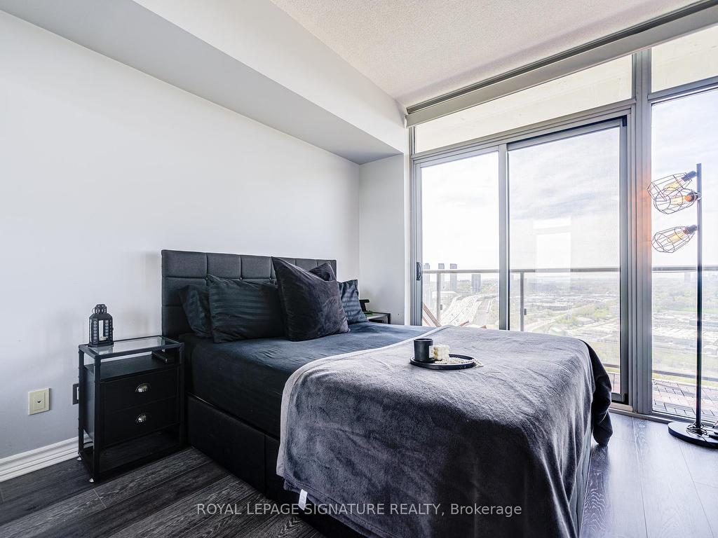 









105


The Queensway

N/A, 2710,
Toronto,




ON
M6S 5B5

