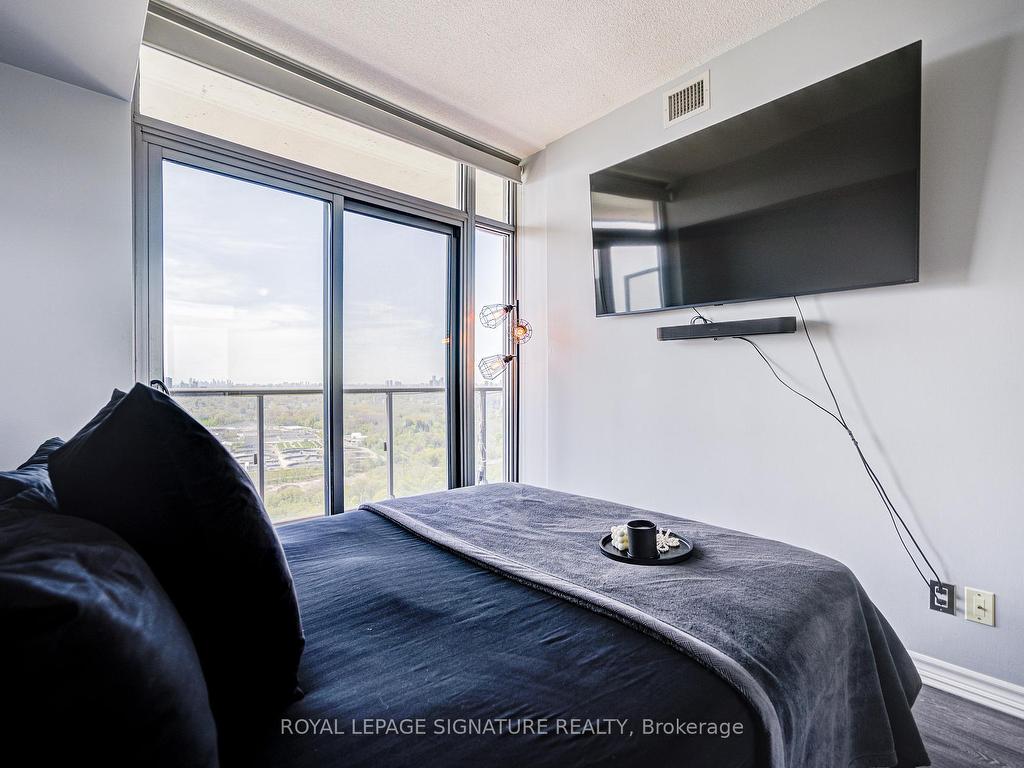 









105


The Queensway

N/A, 2710,
Toronto,




ON
M6S 5B5

