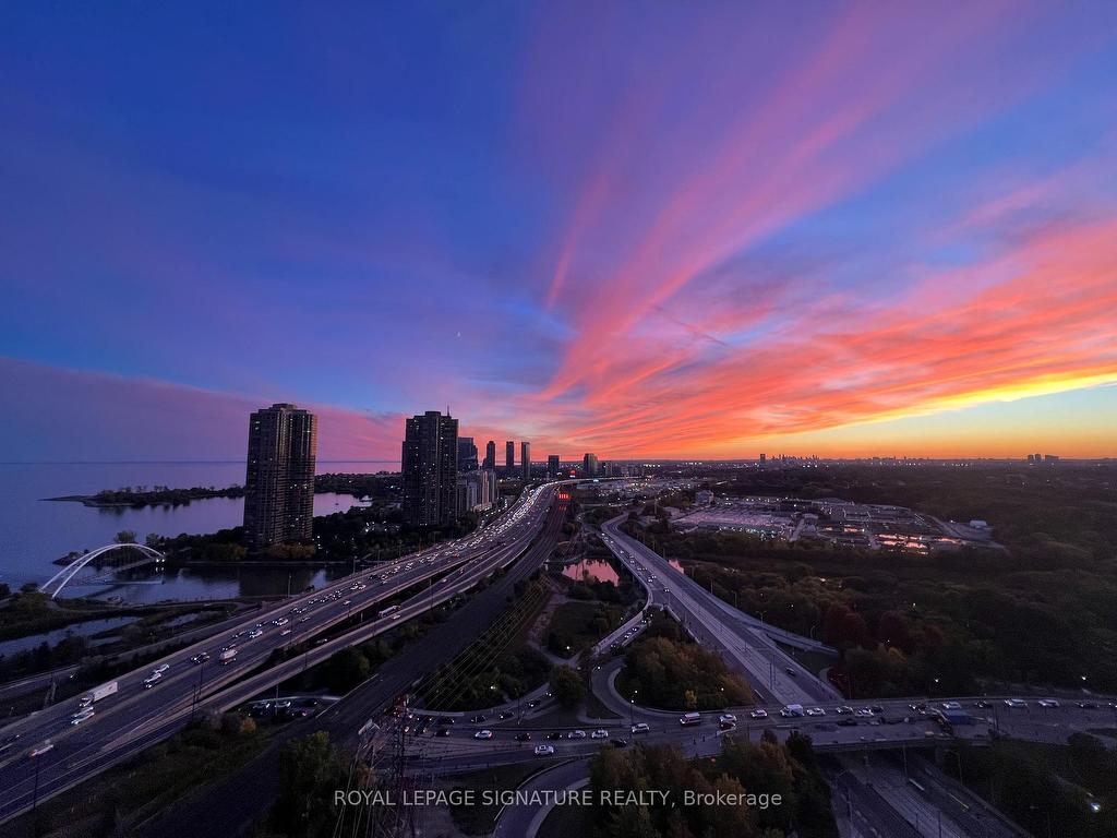 









105


The Queensway

N/A, 2710,
Toronto,




ON
M6S 5B5

