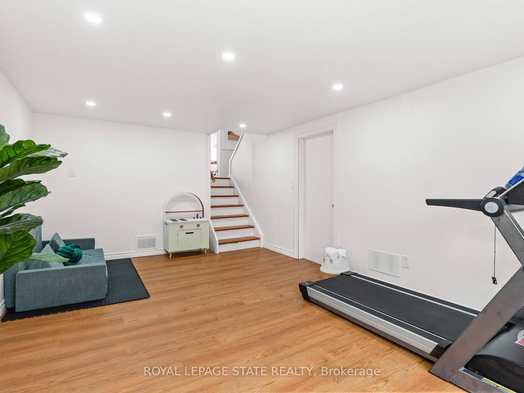









14


Turnbull

Road,
Hamilton,




ON
L9H 3W3

