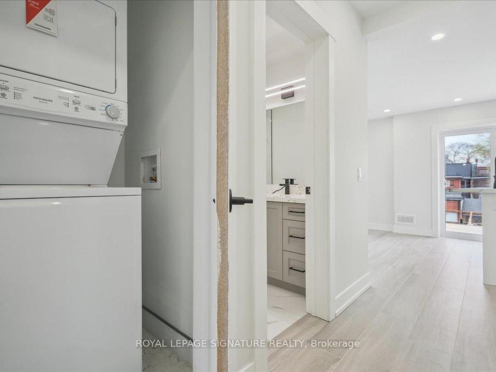 









647


Shaw

Street, Upper,
Toronto,




ON
M6G 3L8

