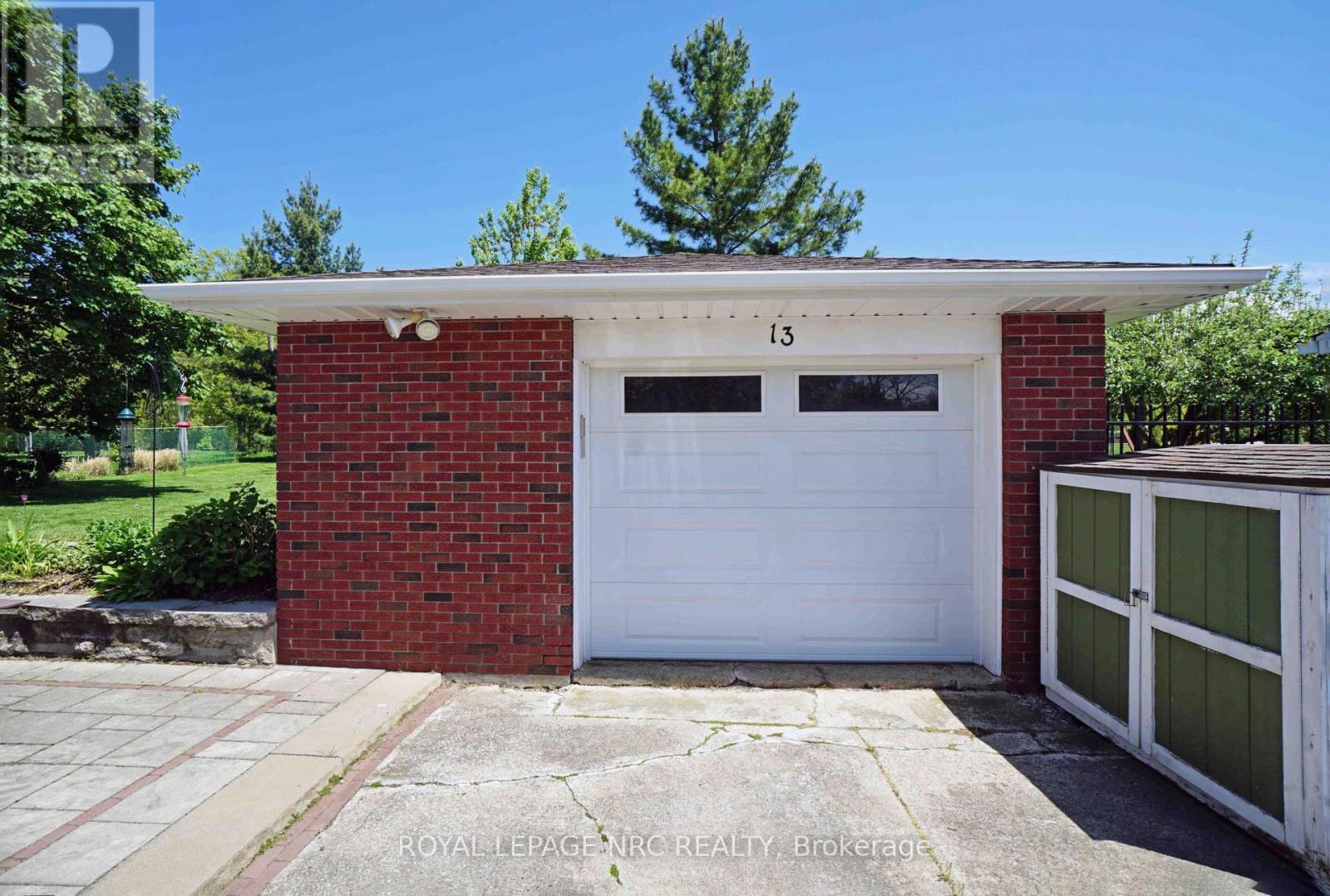 












13 CULLEN DRIVE

,
St. Catharines (Glendale/Glenridge),




Ontario
L2T3H2

