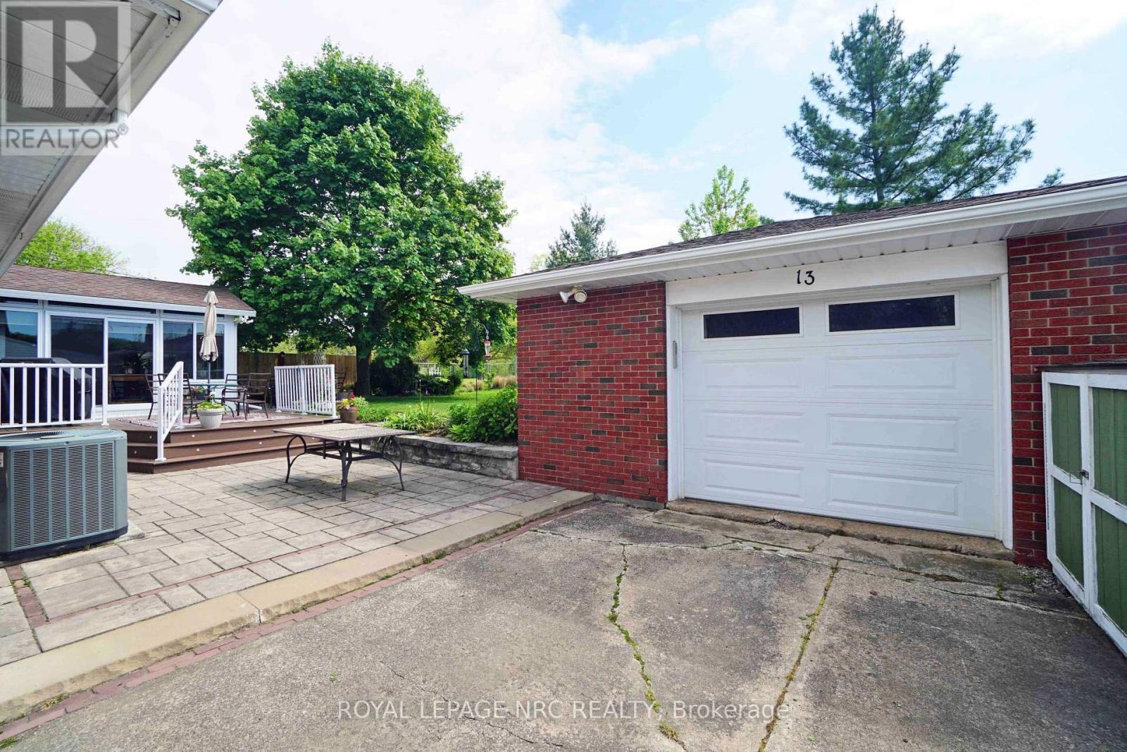 












13 CULLEN DRIVE

,
St. Catharines (Glendale/Glenridge),




Ontario
L2T3H2

