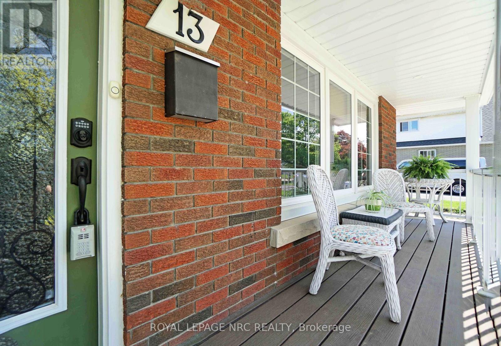 












13 CULLEN DRIVE

,
St. Catharines (Glendale/Glenridge),




Ontario
L2T3H2

