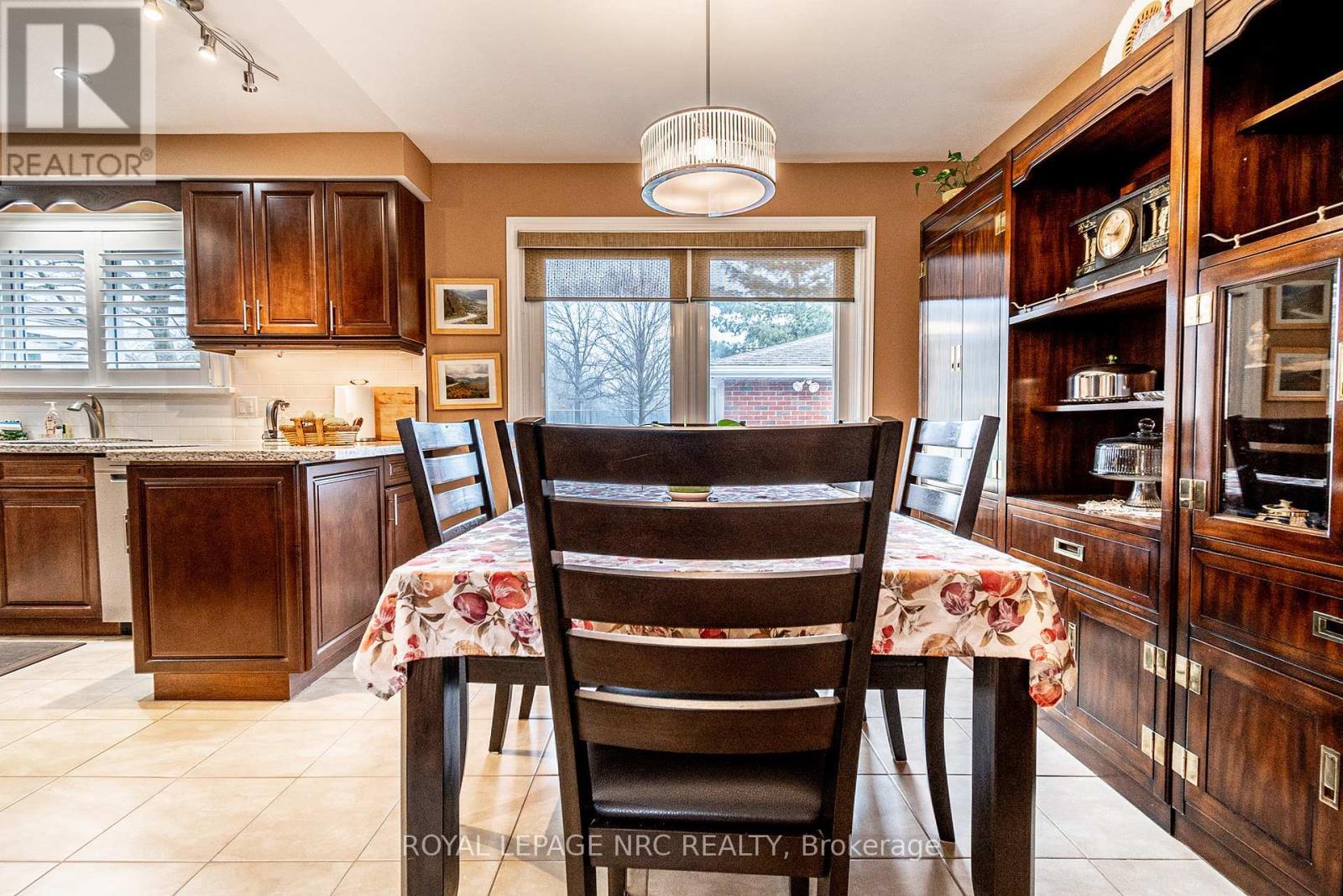 












13 CULLEN DRIVE

,
St. Catharines (Glendale/Glenridge),




Ontario
L2T3H2

