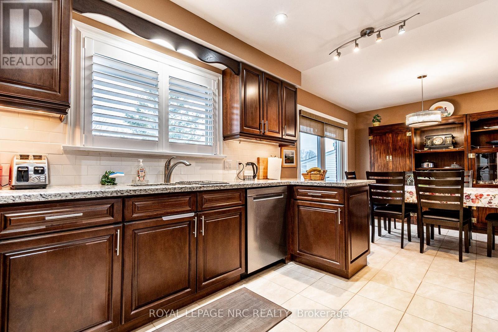 












13 CULLEN DRIVE

,
St. Catharines (Glendale/Glenridge),




Ontario
L2T3H2

