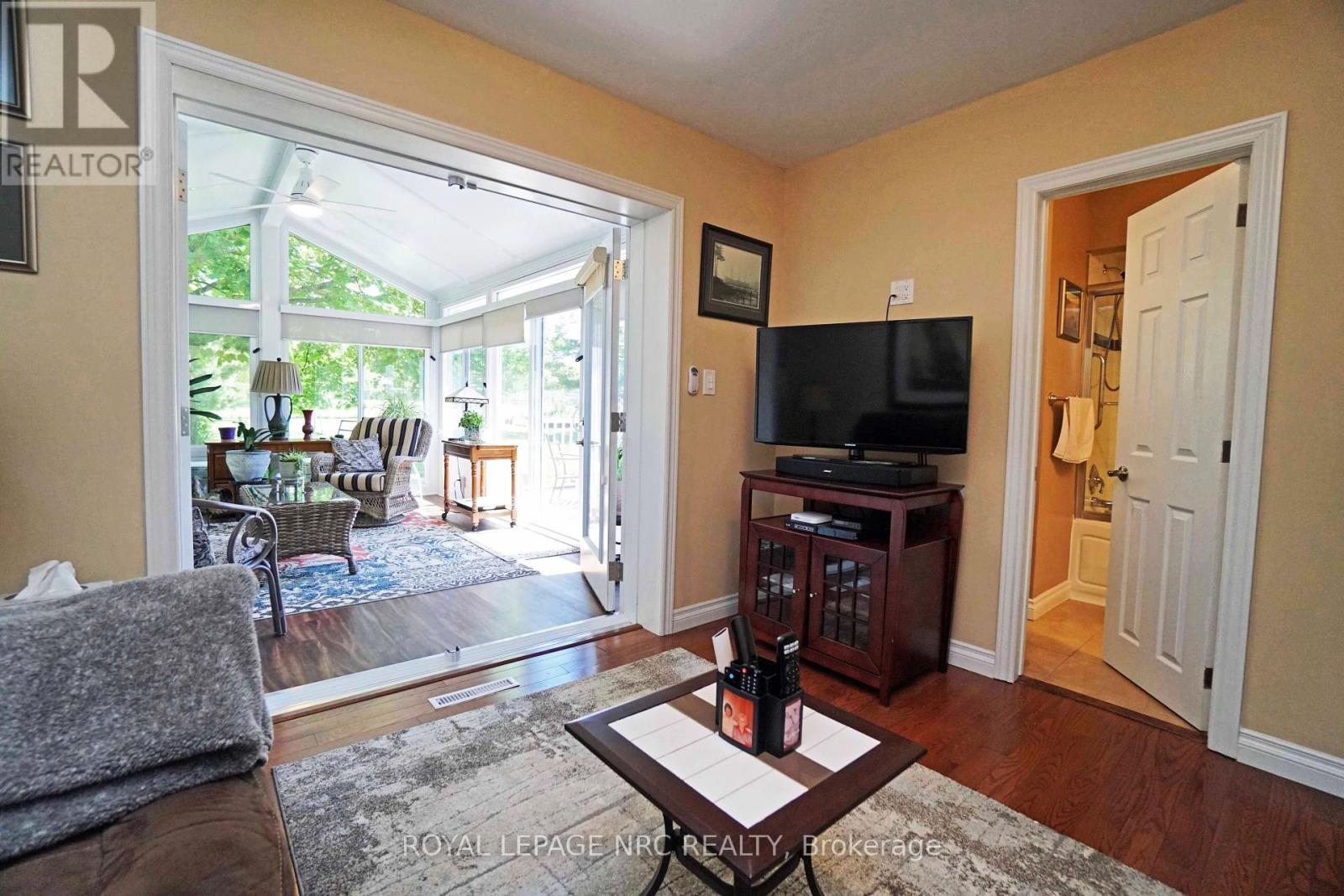 












13 CULLEN DRIVE

,
St. Catharines (Glendale/Glenridge),




Ontario
L2T3H2

