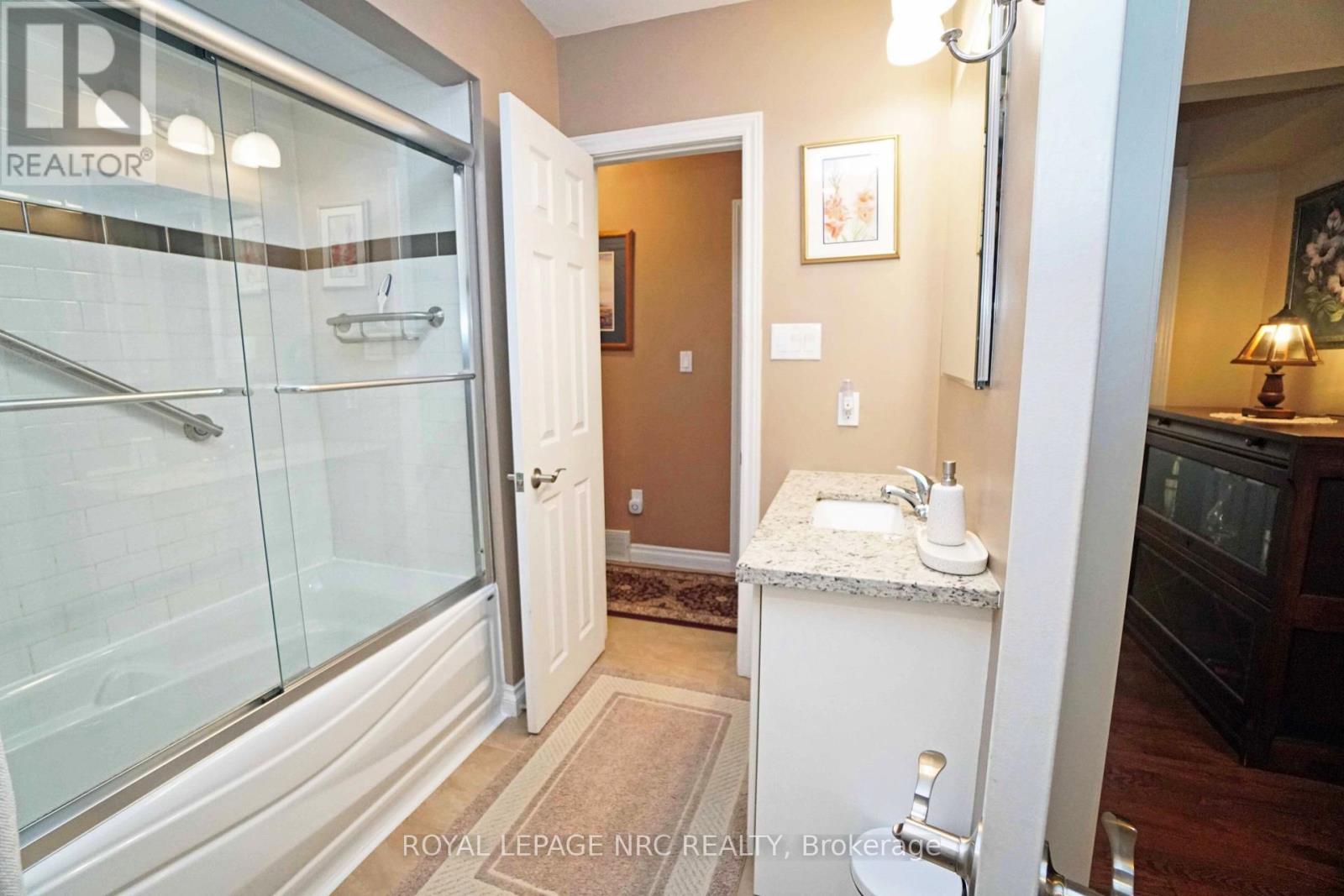 












13 CULLEN DRIVE

,
St. Catharines (Glendale/Glenridge),




Ontario
L2T3H2

