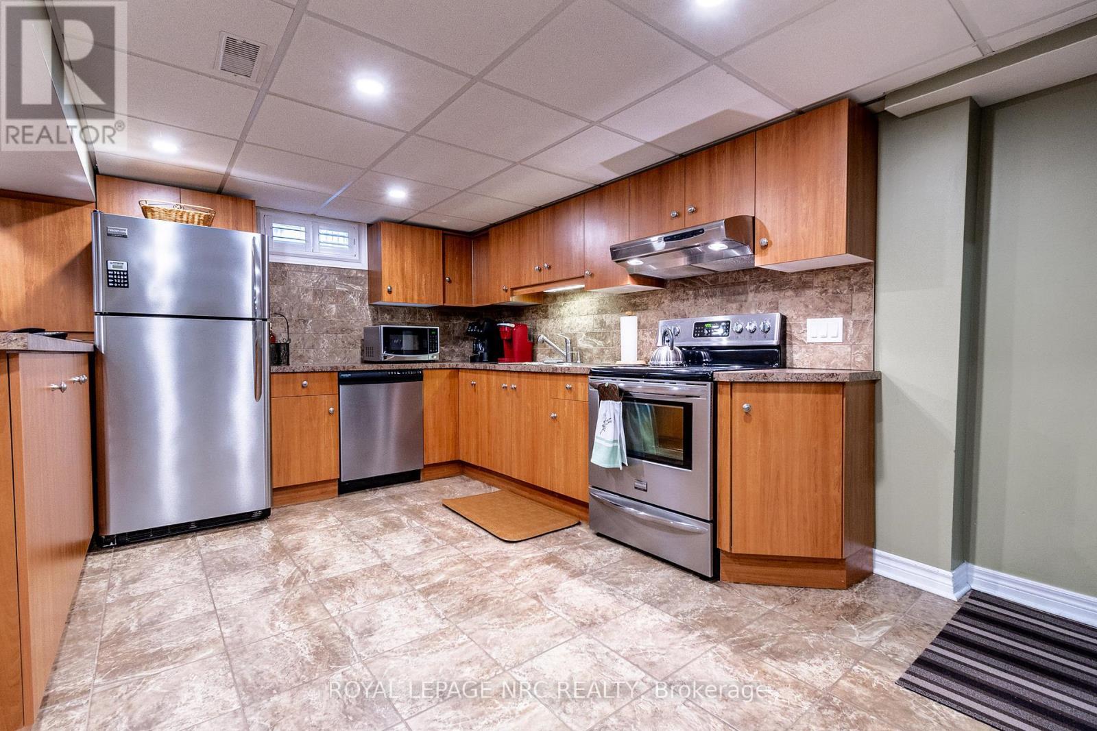 












13 CULLEN DRIVE

,
St. Catharines (Glendale/Glenridge),




Ontario
L2T3H2

