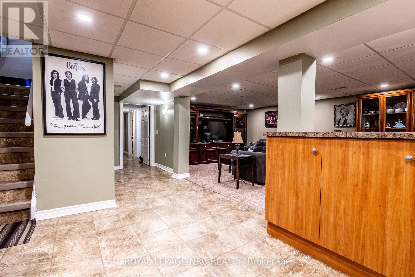 












13 CULLEN DRIVE

,
St. Catharines (Glendale/Glenridge),




Ontario
L2T3H2

