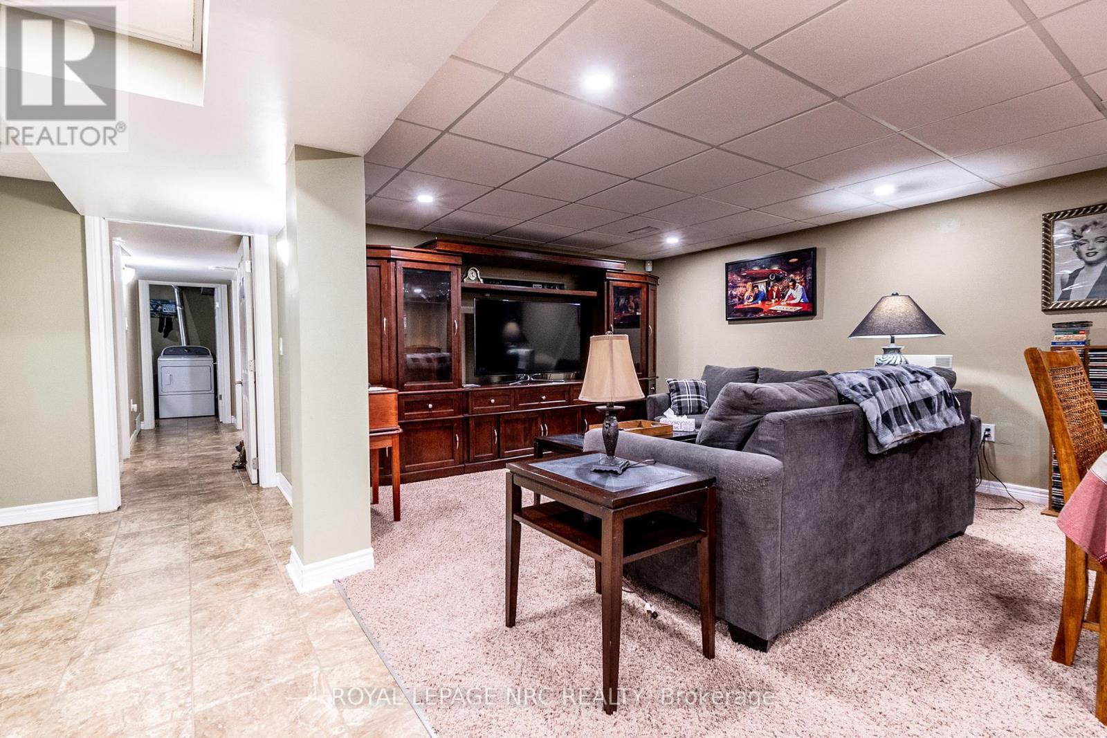 












13 CULLEN DRIVE

,
St. Catharines (Glendale/Glenridge),




Ontario
L2T3H2

