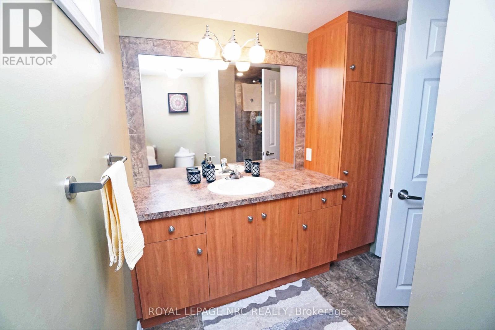 












13 CULLEN DRIVE

,
St. Catharines (Glendale/Glenridge),




Ontario
L2T3H2

