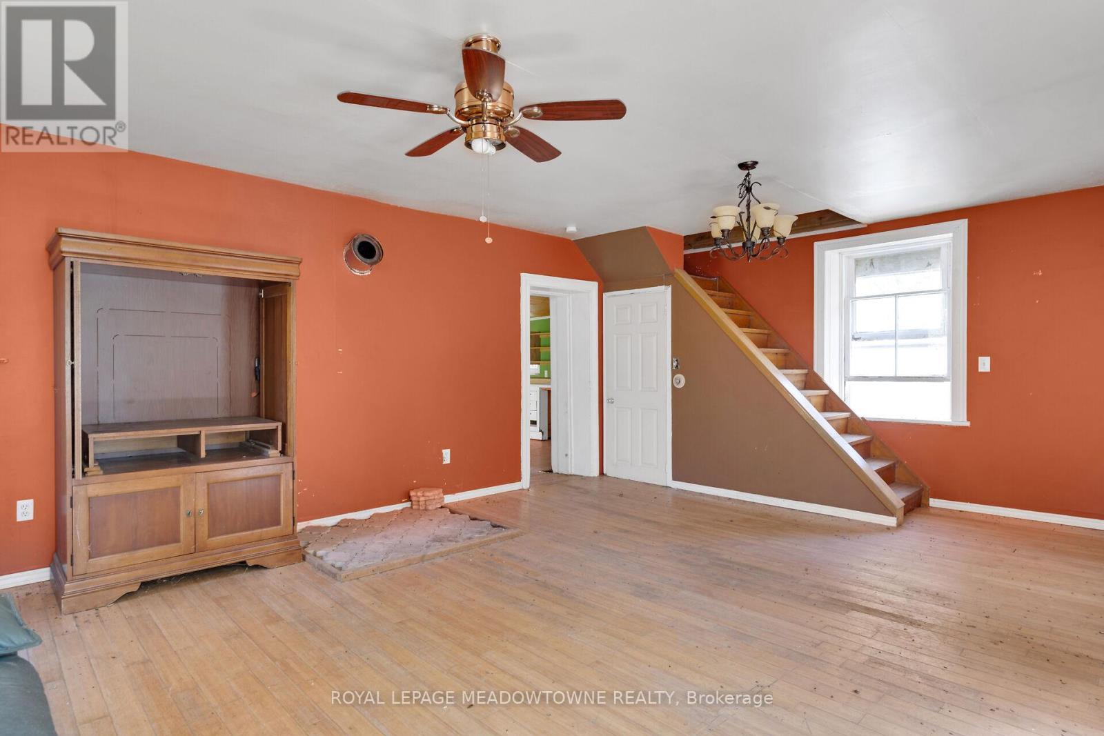 












9414 FIRST LINE

,
Milton,







Ontario
L0P1J0

