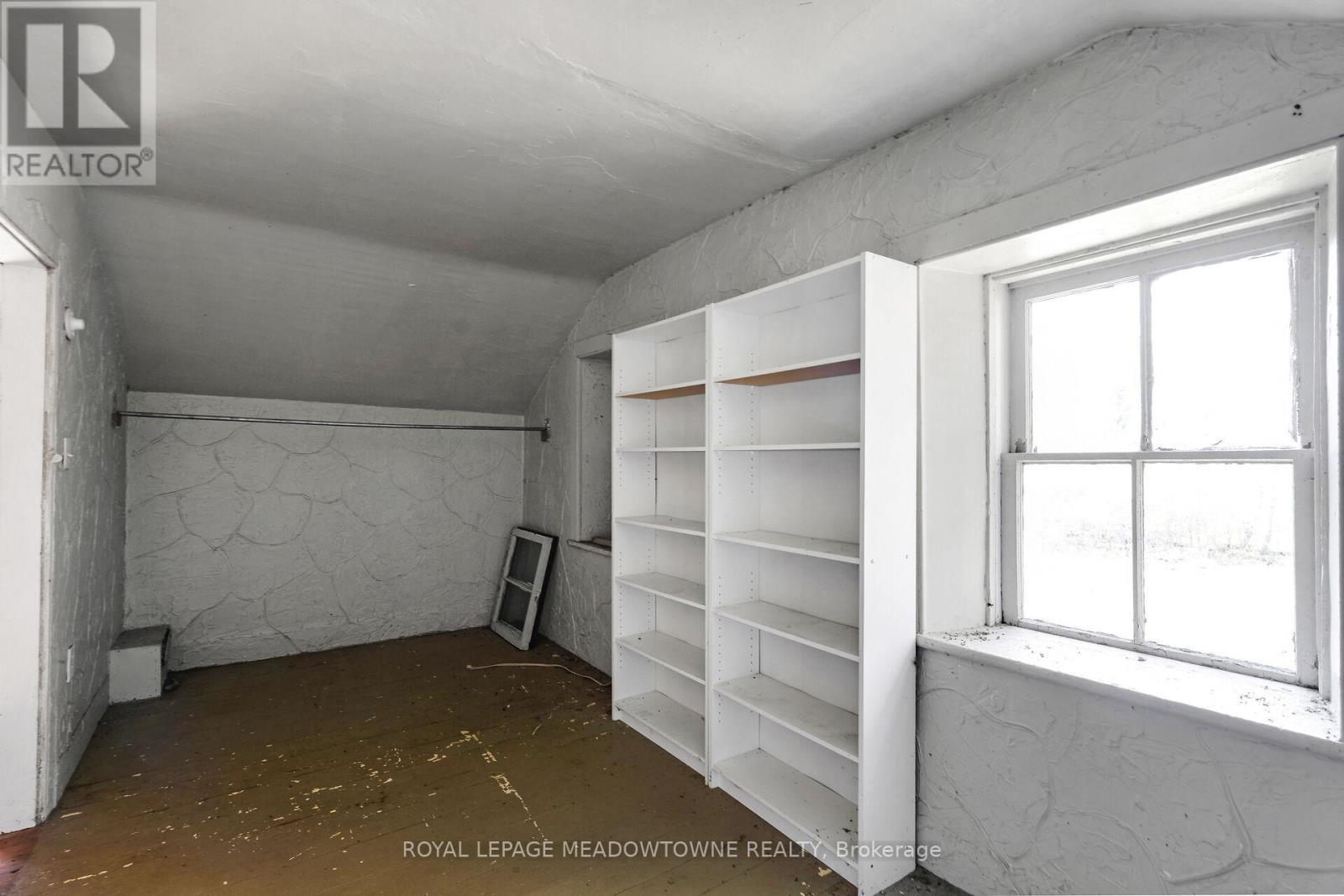 












9414 FIRST LINE

,
Milton,







Ontario
L0P1J0

