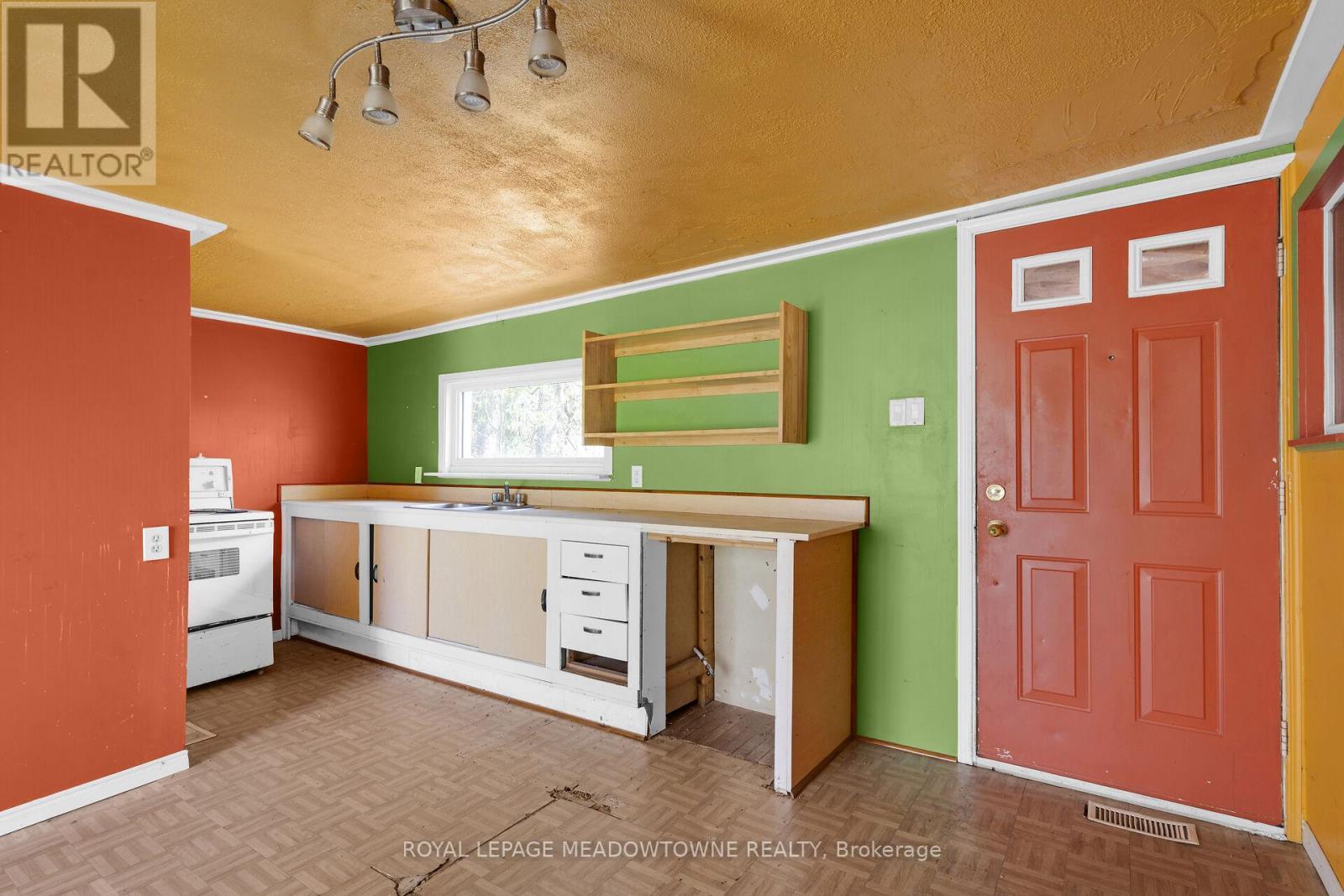 












9414 FIRST LINE

,
Milton,







Ontario
L0P1J0

