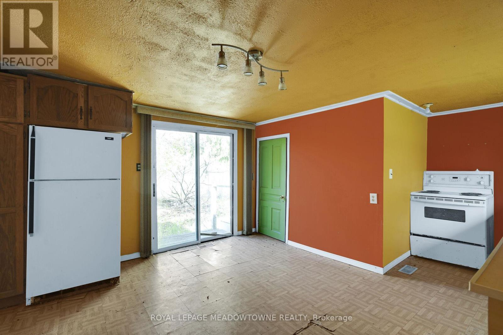












9414 FIRST LINE

,
Milton,







Ontario
L0P1J0

