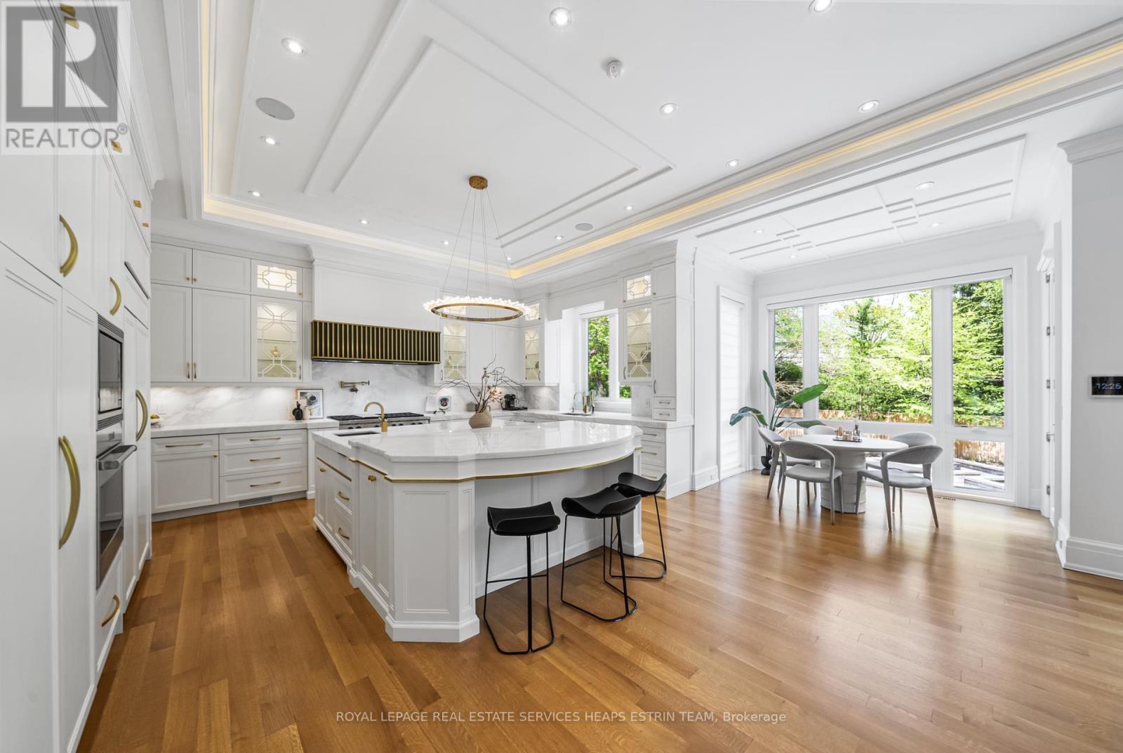 












148 MUNRO BOULEVARD

,
Toronto,




Ontario
M2P1C8

