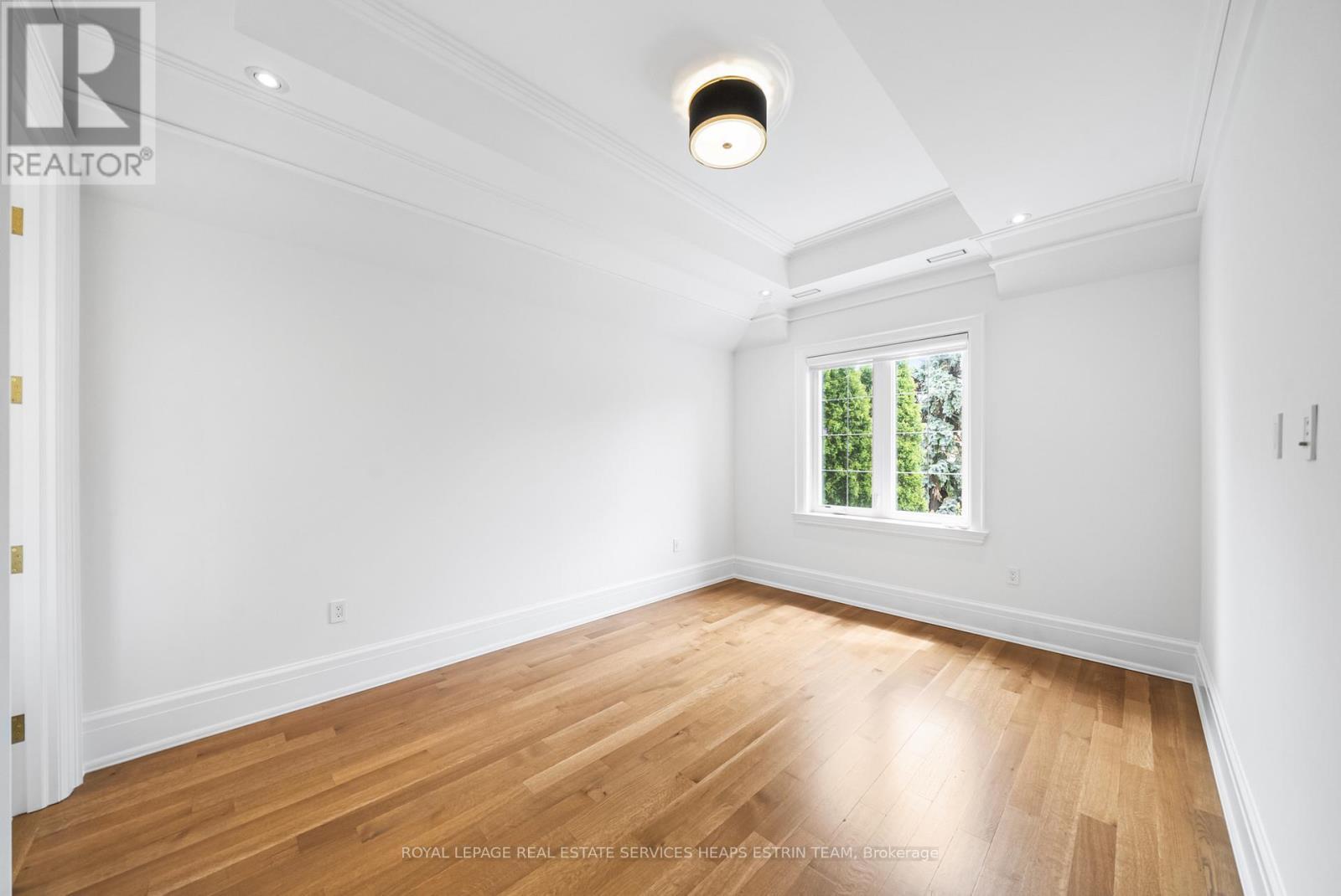 












148 MUNRO BOULEVARD

,
Toronto,




Ontario
M2P1C8

