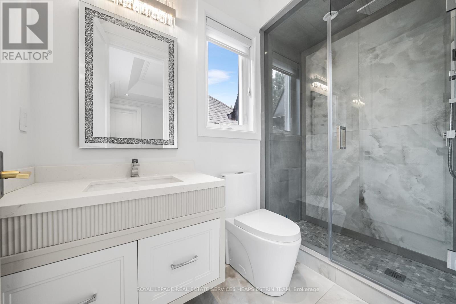 












148 MUNRO BOULEVARD

,
Toronto,




Ontario
M2P1C8

