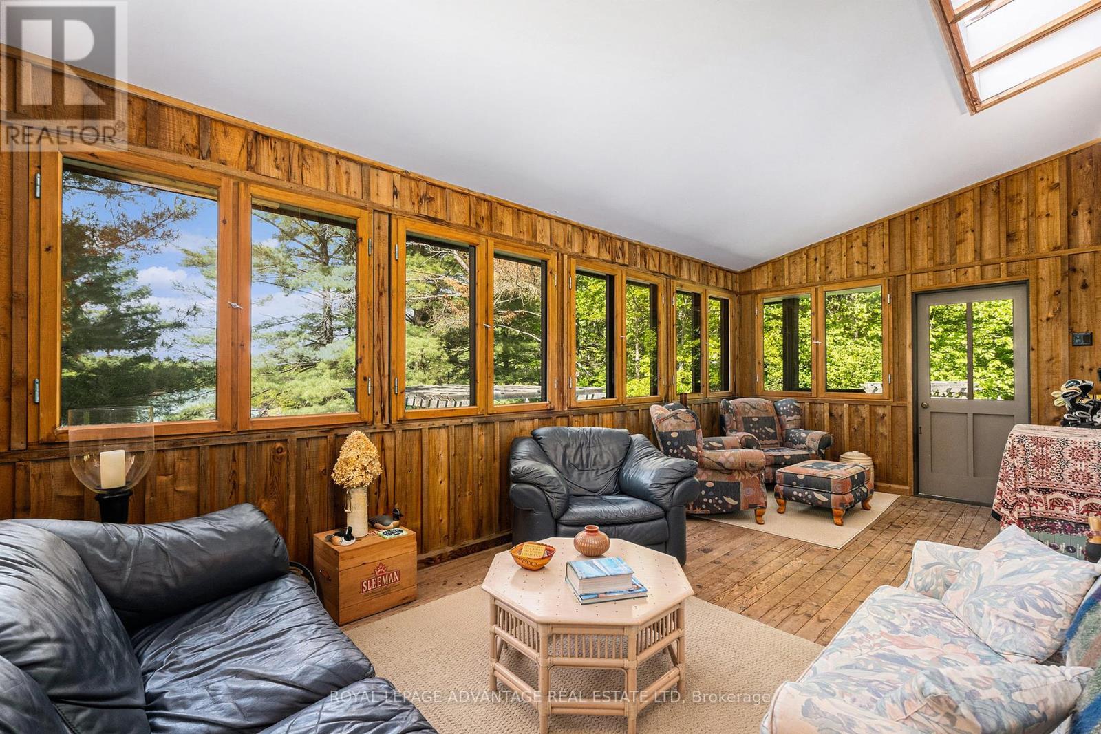 












1022 TULLYS WAY

,
Tay Valley,




Ontario
K7H3C5


