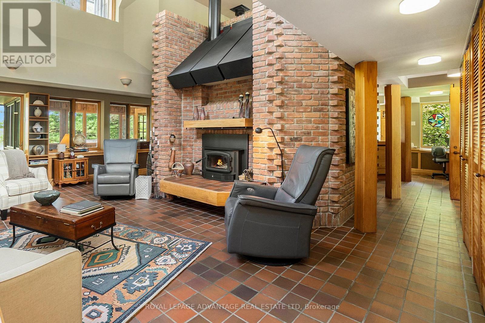 












1022 TULLYS WAY

,
Tay Valley,




Ontario
K7H3C5

