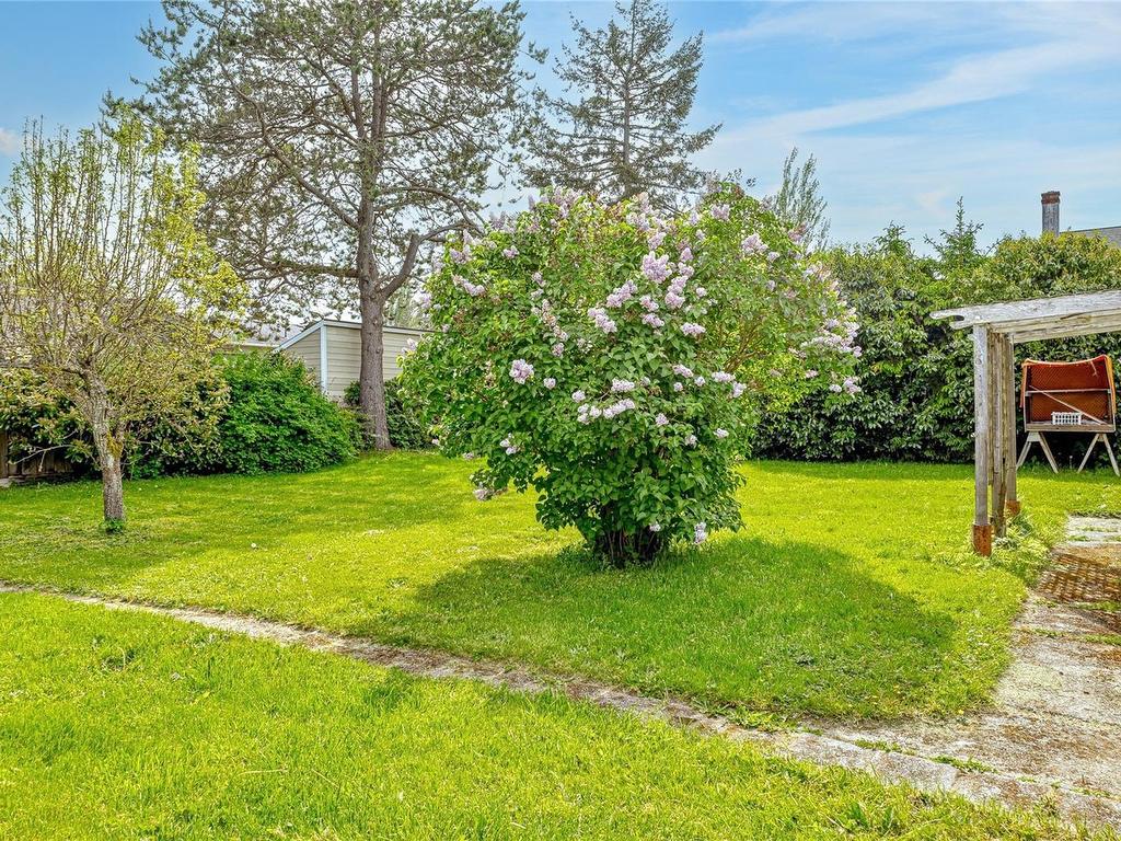 









1725


Mortimer

St,
Saanich,




BC
V8P 3A9

