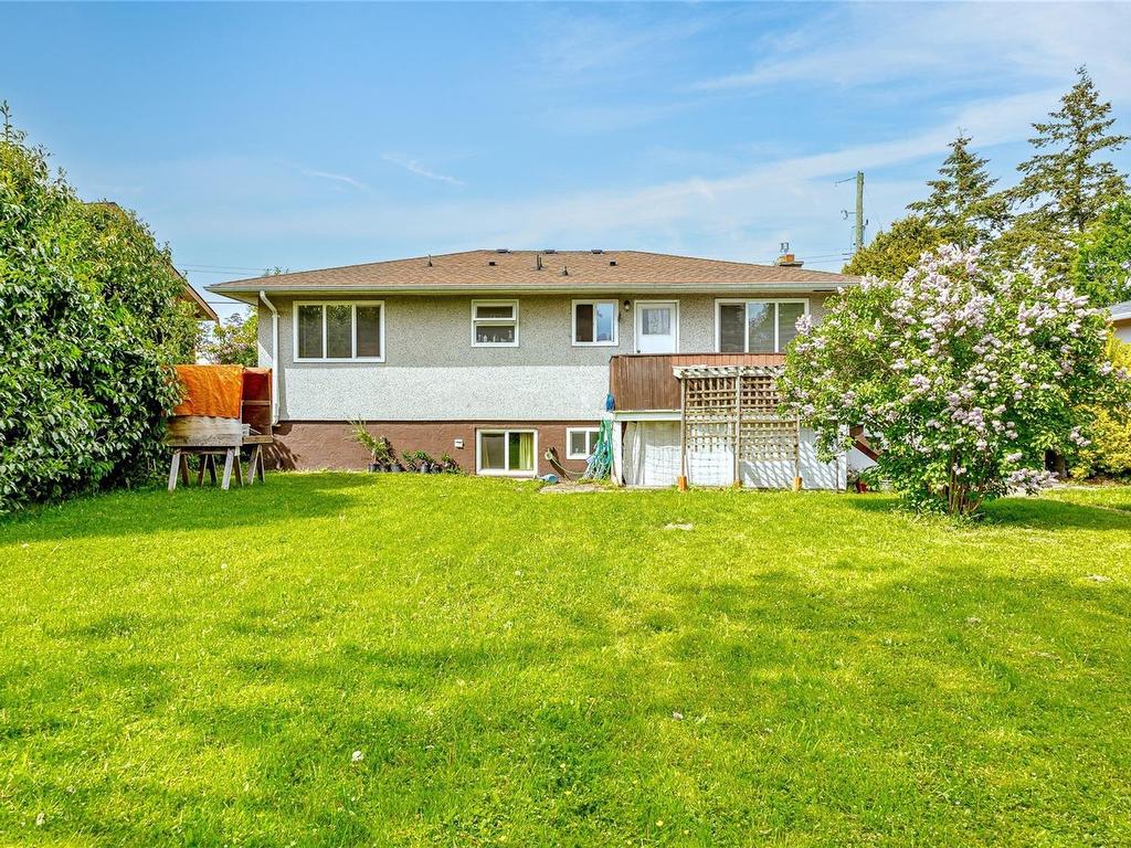 









1725


Mortimer

St,
Saanich,




BC
V8P 3A9

