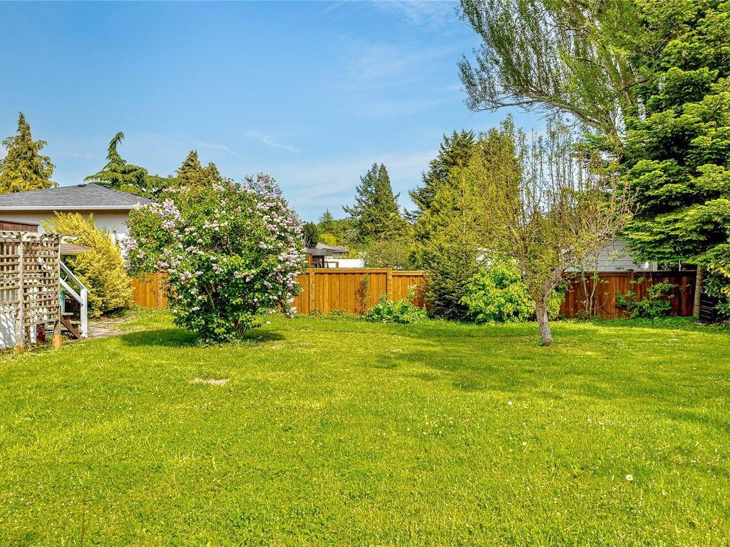 









1725


Mortimer

St,
Saanich,




BC
V8P 3A9

