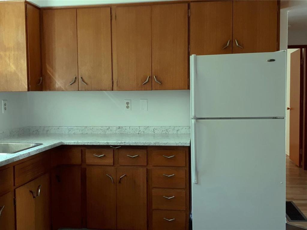 









1725


Mortimer

St,
Saanich,




BC
V8P 3A9

