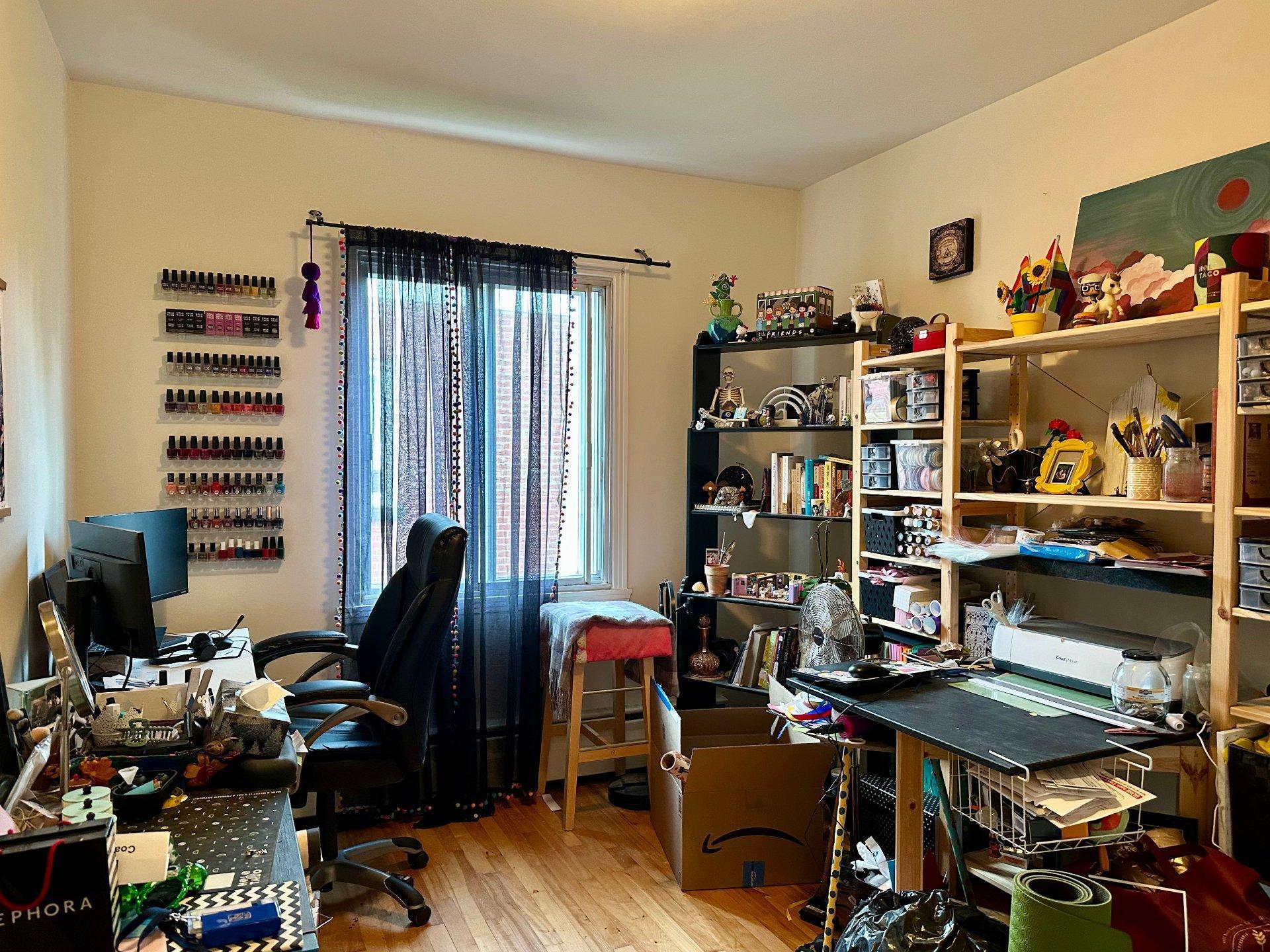









2122


Rue Guertin

,
Montréal (Saint-Laurent),




QC
H4L4E4

