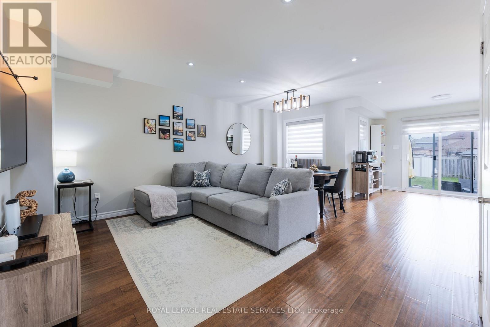 












51 WATERBURY STREET

,
Caledon,




Ontario
L7E1X5

