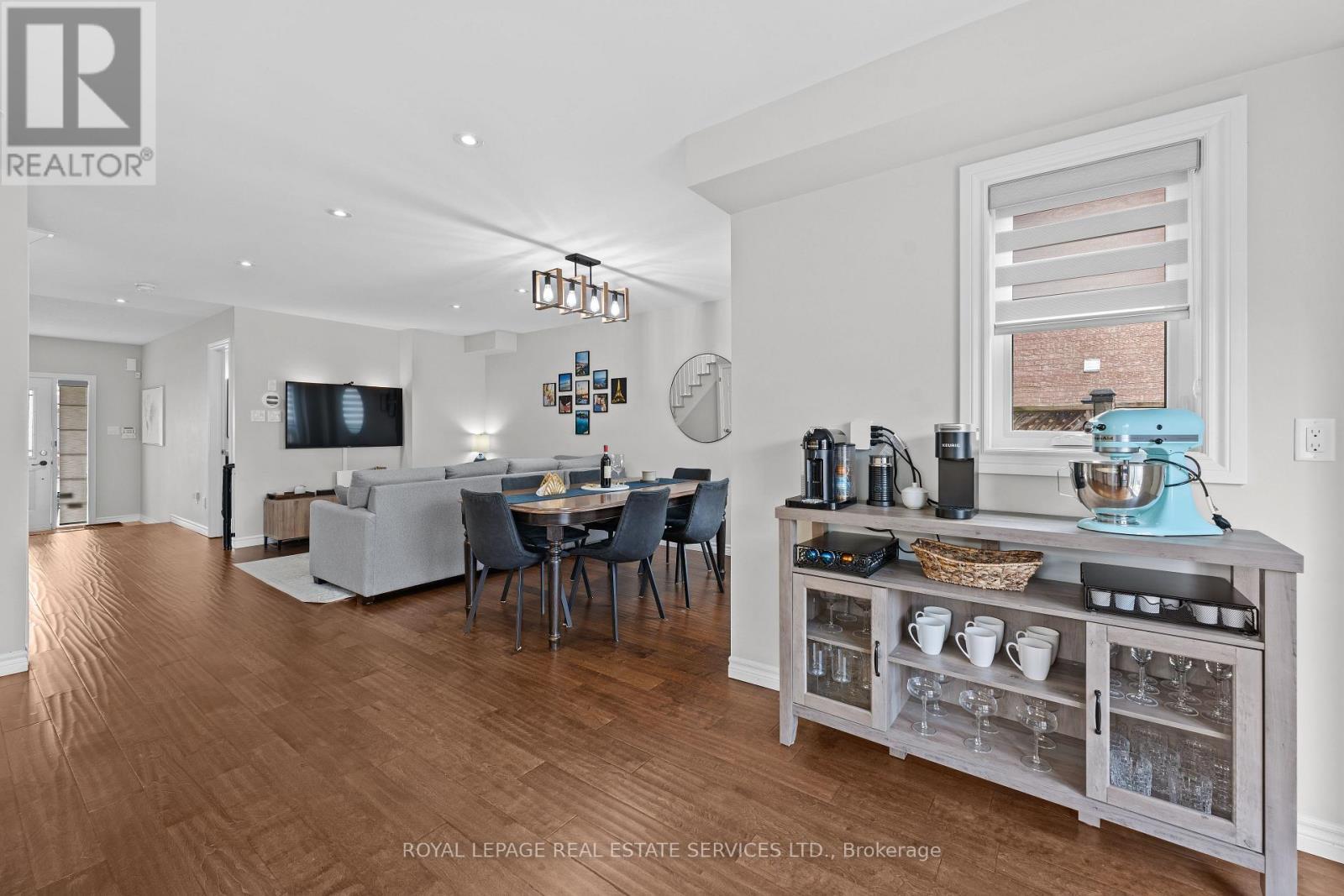 












51 WATERBURY STREET

,
Caledon,




Ontario
L7E1X5

