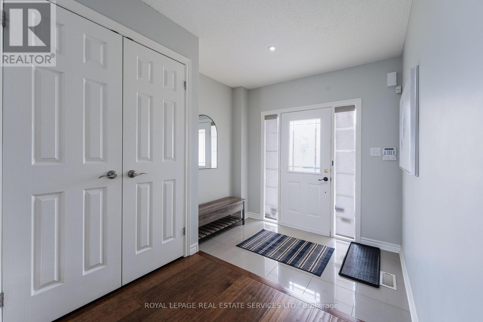 












51 WATERBURY STREET

,
Caledon,




Ontario
L7E1X5

