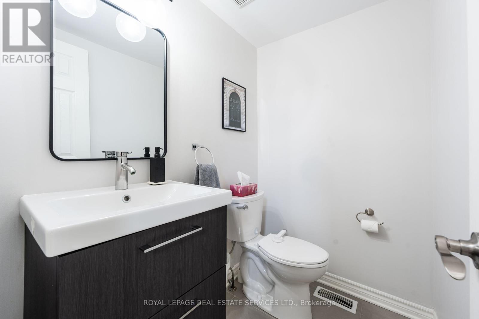 












51 WATERBURY STREET

,
Caledon,




Ontario
L7E1X5

