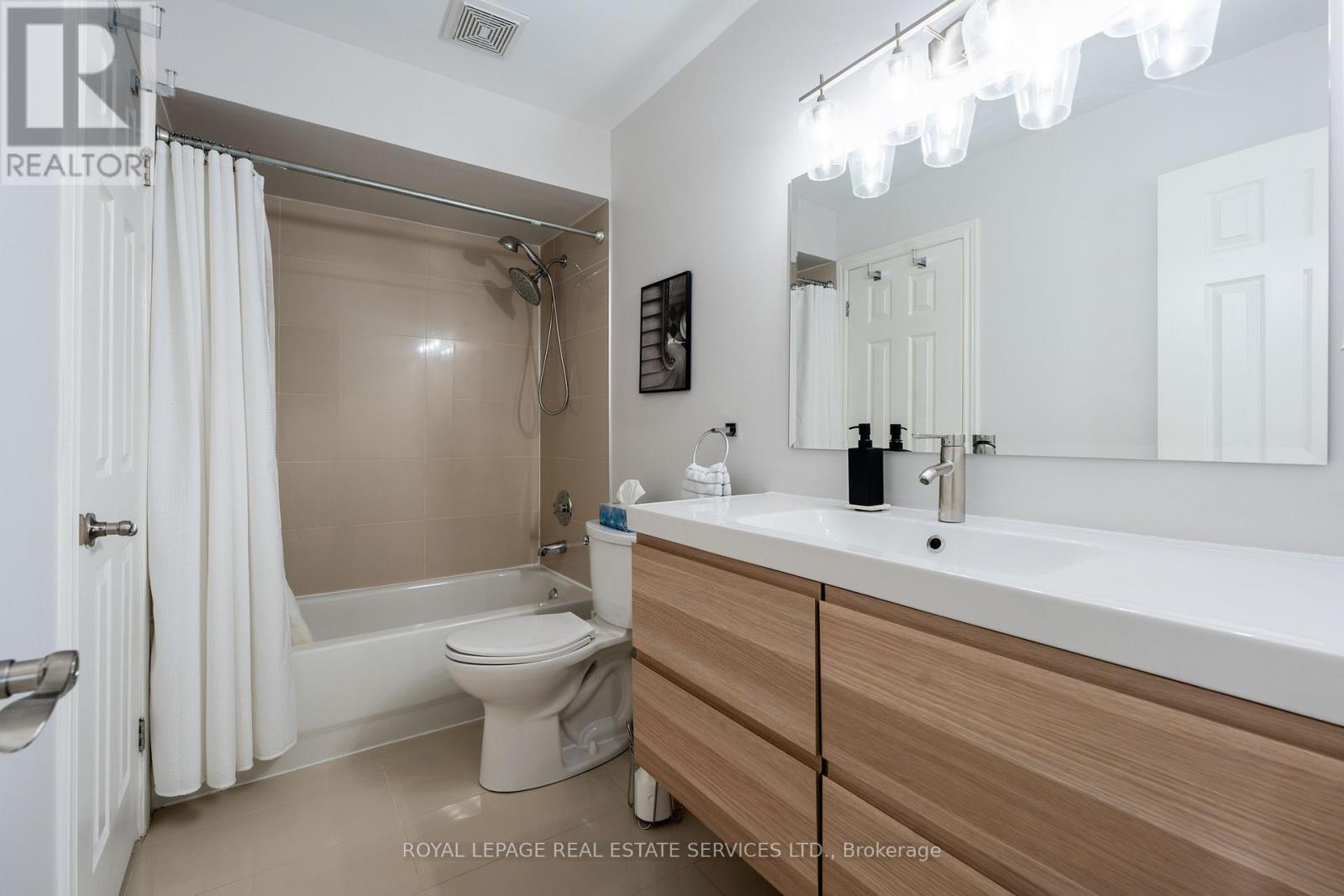 












51 WATERBURY STREET

,
Caledon,




Ontario
L7E1X5

