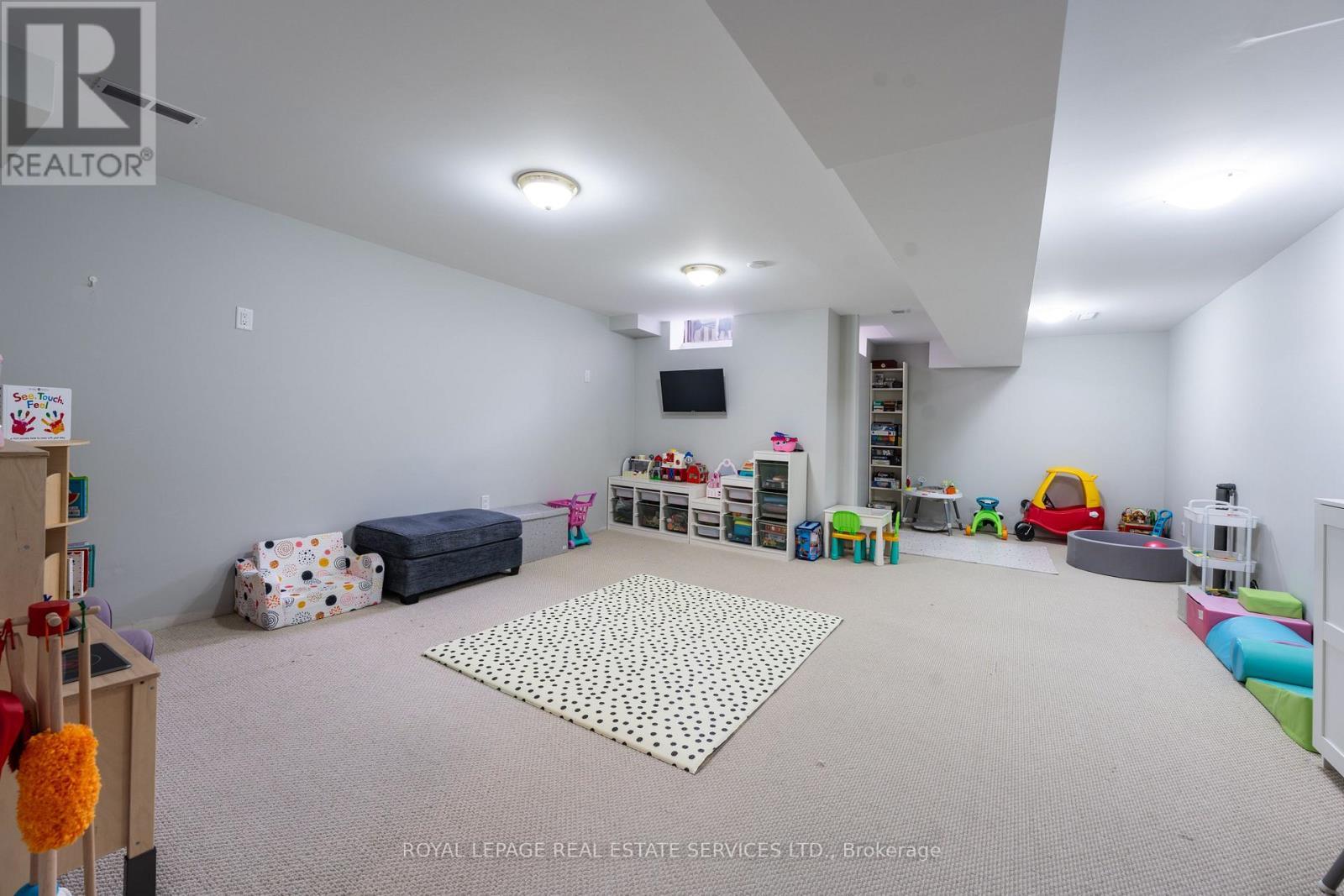 












51 WATERBURY STREET

,
Caledon,




Ontario
L7E1X5

