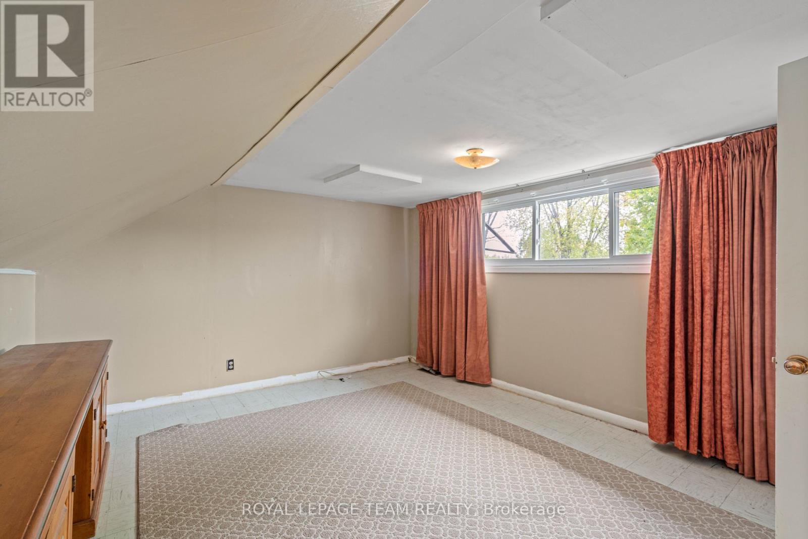 












56 ELM STREET

,
South Stormont,




Ontario
K0C1M0


