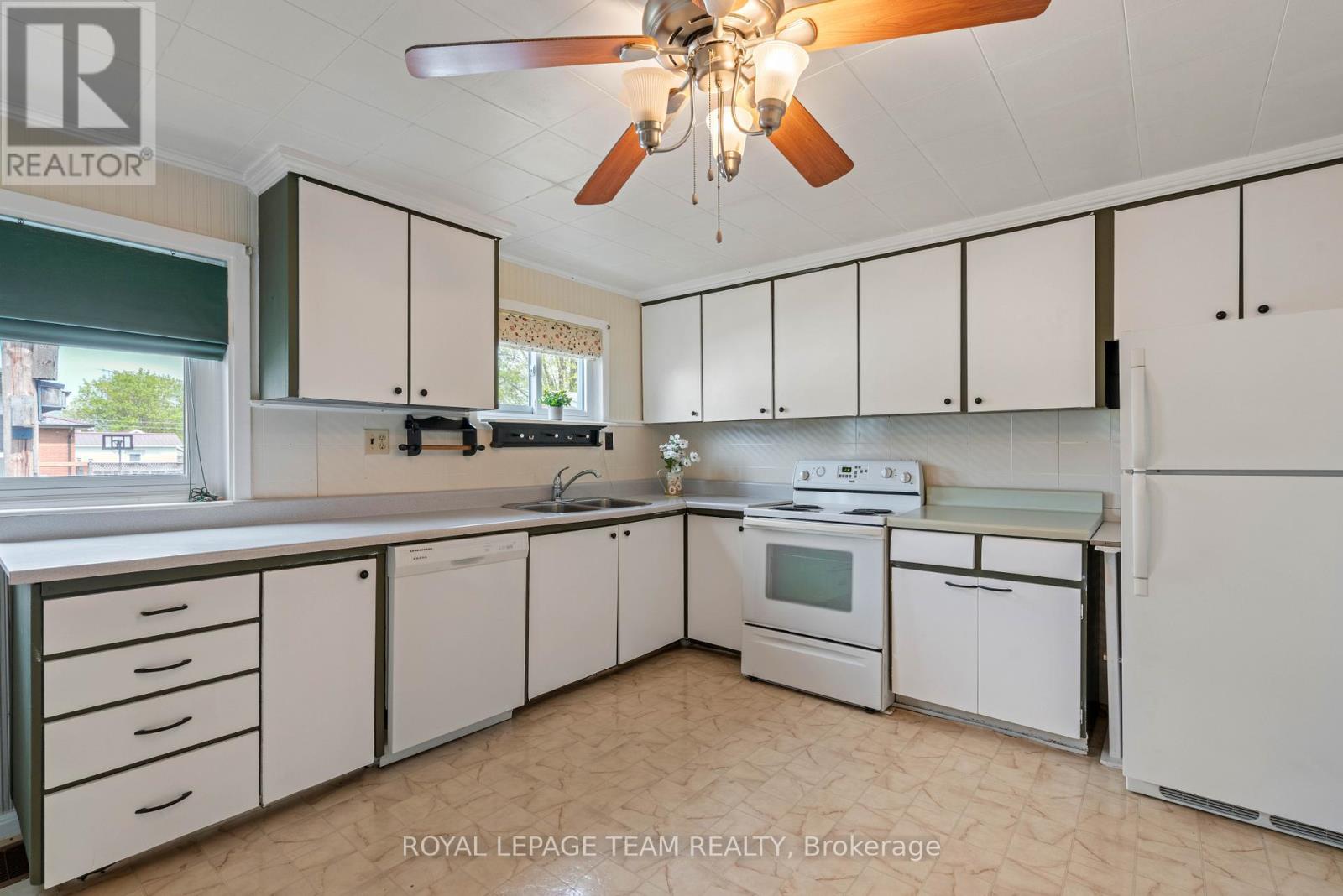 












56 ELM STREET

,
South Stormont,




Ontario
K0C1M0

