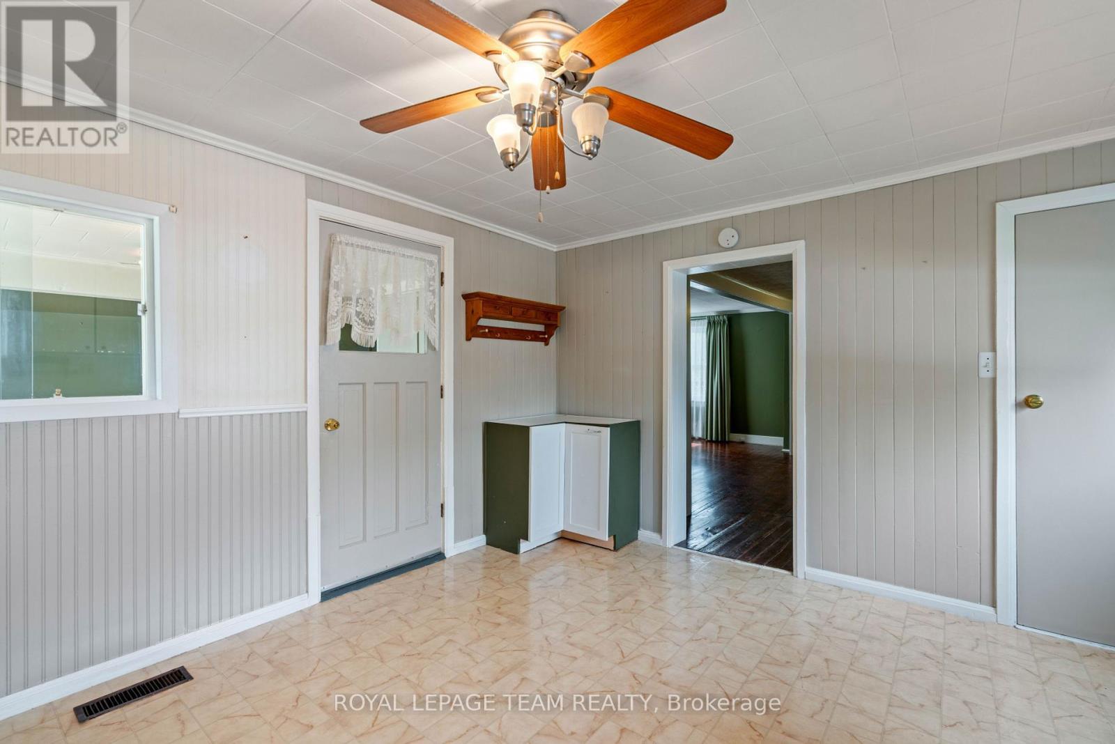 












56 ELM STREET

,
South Stormont,




Ontario
K0C1M0

