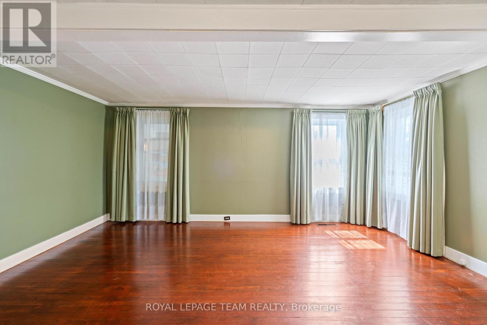 












56 ELM STREET

,
South Stormont,




Ontario
K0C1M0

