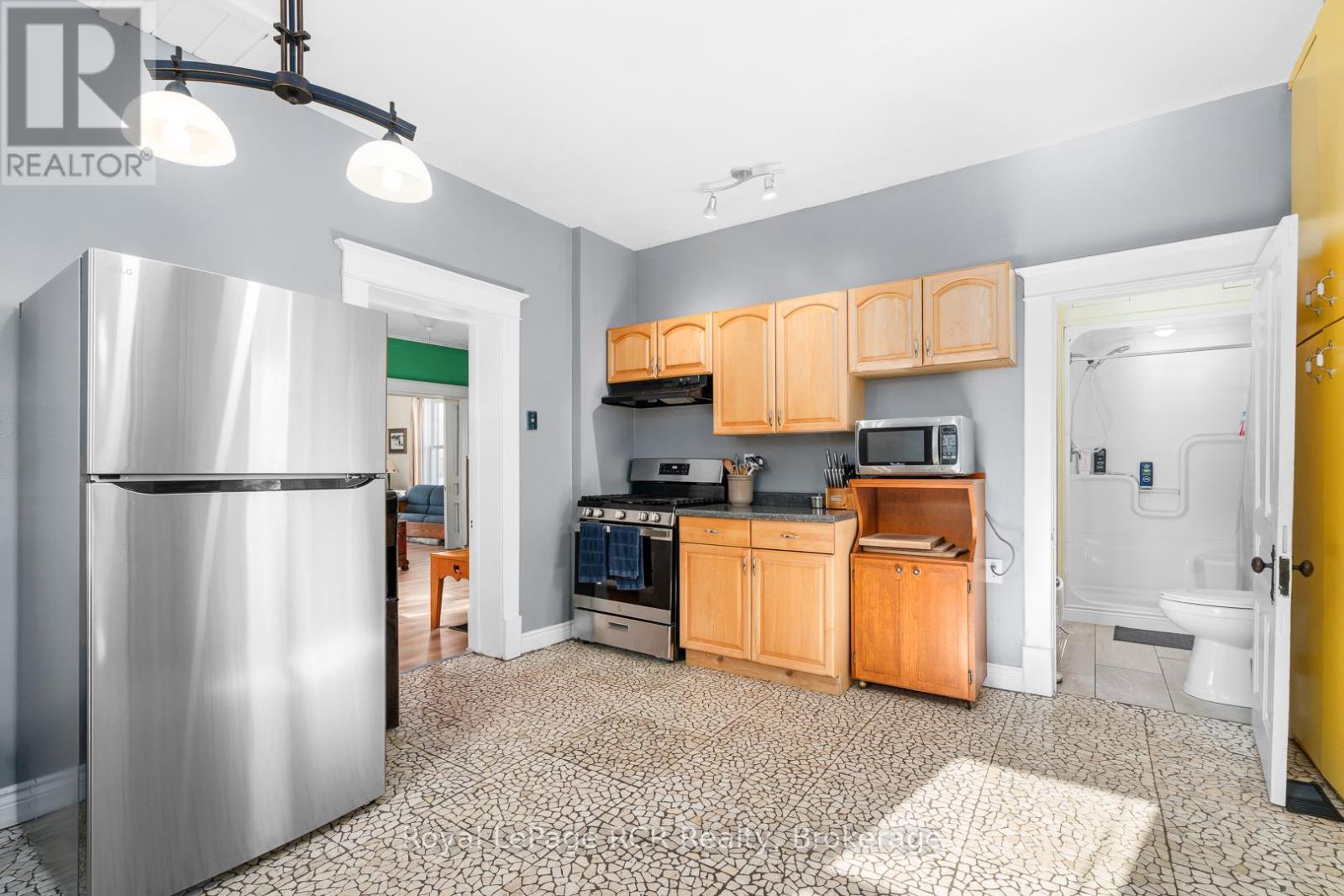 












463 12TH STREET

,
Hanover,




Ontario
N4N1W1

