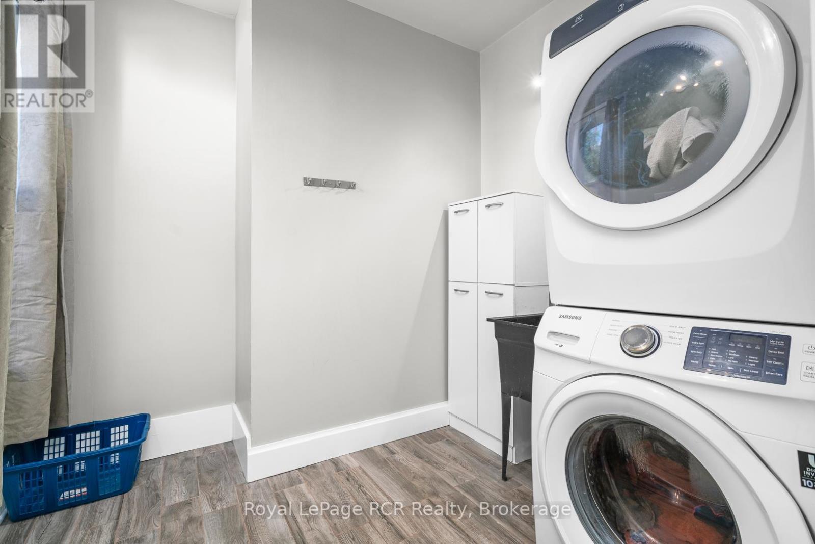 












463 12TH STREET

,
Hanover,




Ontario
N4N1W1

