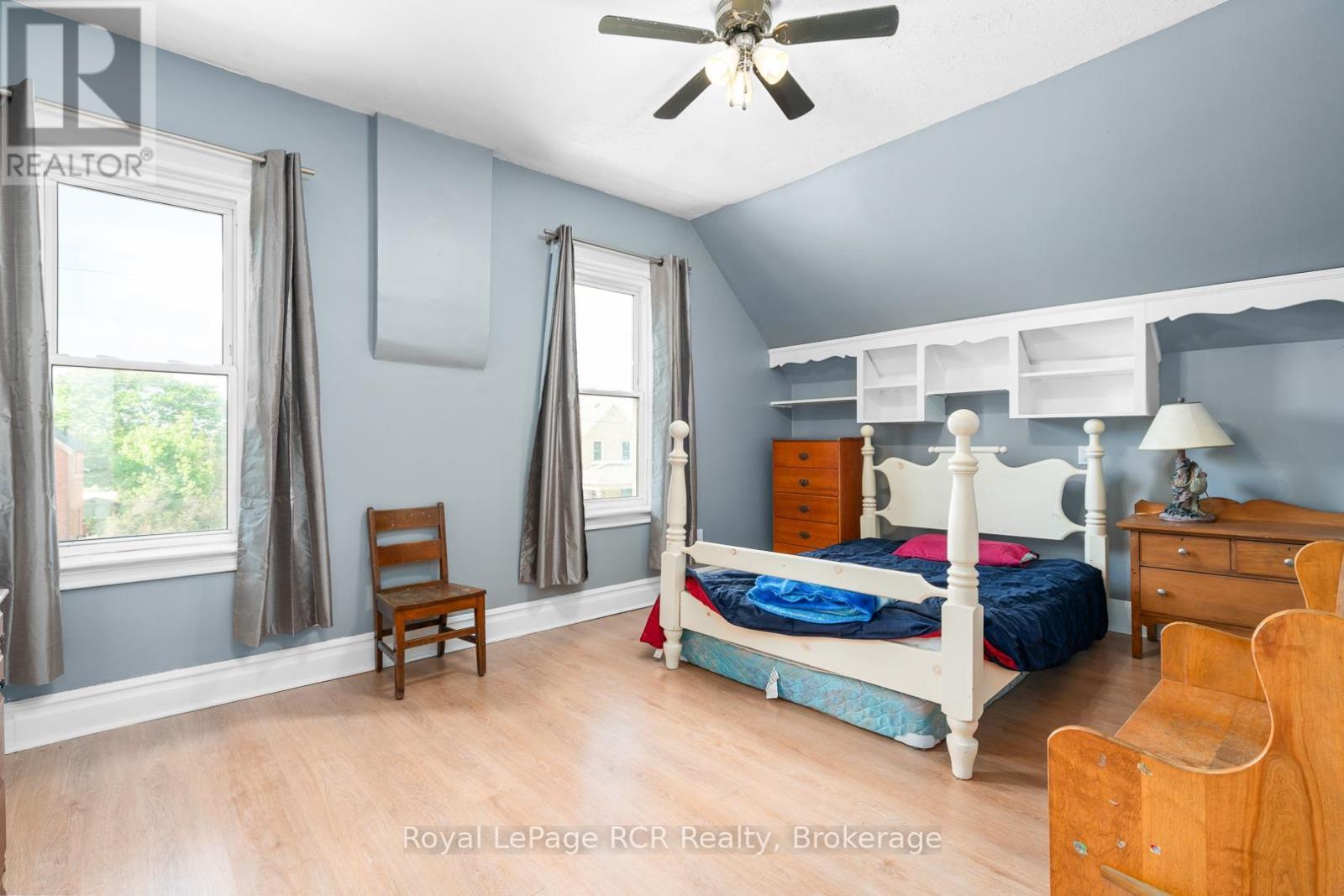 












463 12TH STREET

,
Hanover,




Ontario
N4N1W1

