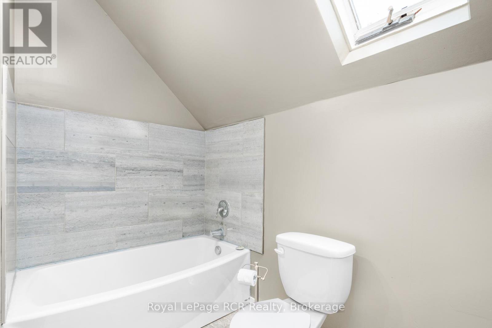












463 12TH STREET

,
Hanover,




Ontario
N4N1W1

