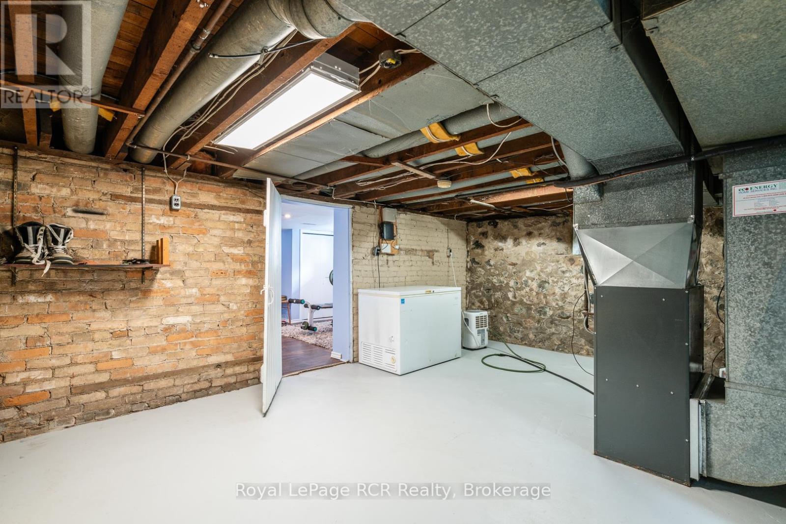 












463 12TH STREET

,
Hanover,




Ontario
N4N1W1

