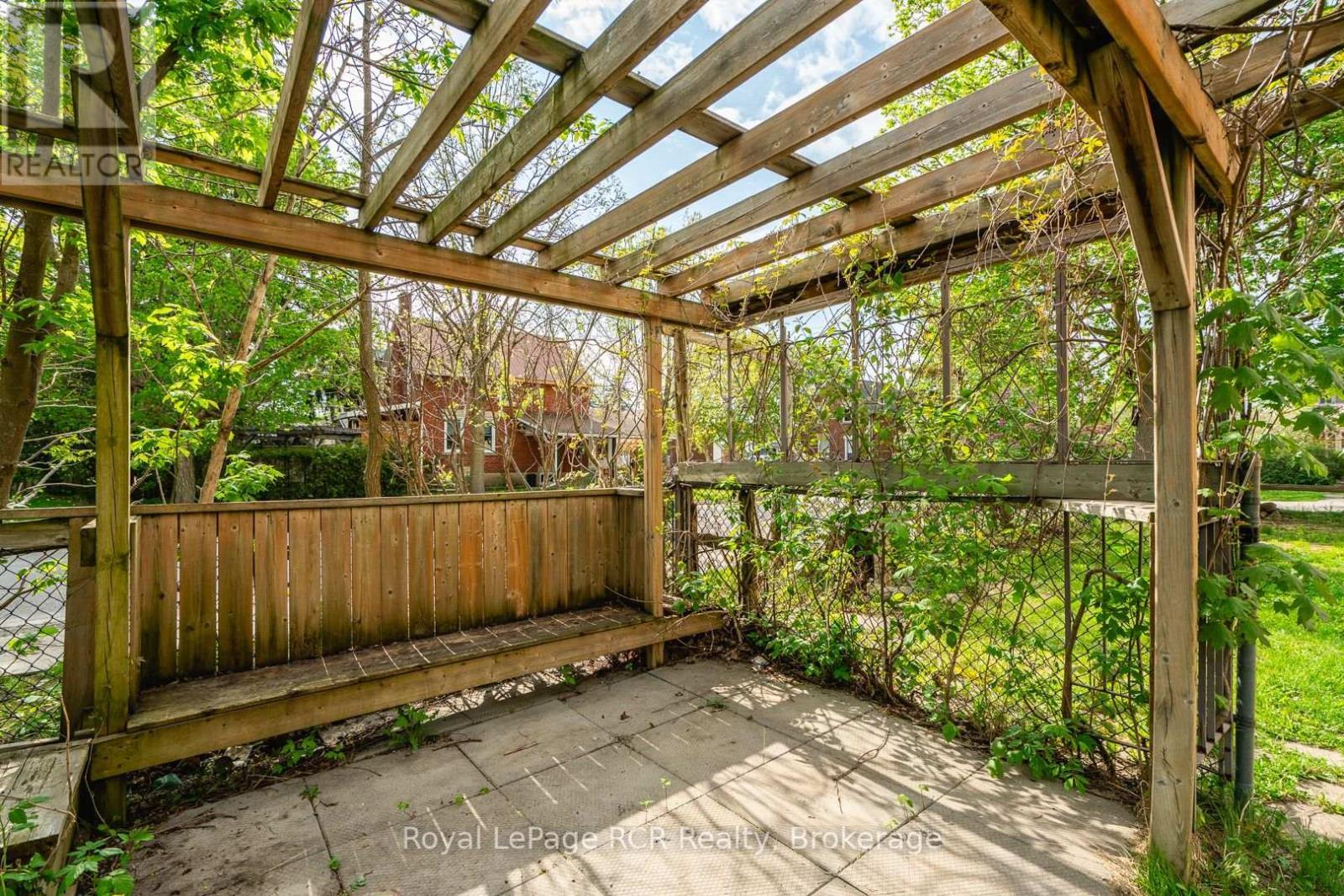 












463 12TH STREET

,
Hanover,




Ontario
N4N1W1

