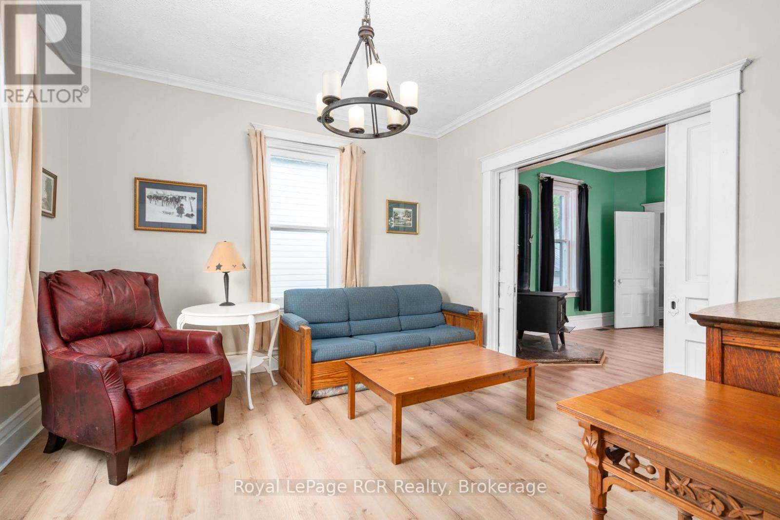 












463 12TH STREET

,
Hanover,




Ontario
N4N1W1

